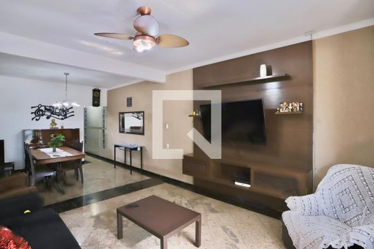 Sala de casa à venda com 6 quartos, 176m² em Vila Invernada, São Paulo