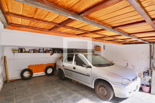 Garagem de casa à venda com 6 quartos, 176m² em Vila Invernada, São Paulo