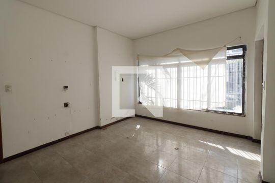 Sala de casa à venda com 7 quartos, 251m² em Km 18, Osasco