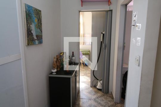 Corredor de casa à venda com 2 quartos, 150m² em Brás de Pina, Rio de Janeiro