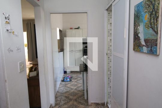 Corredor de casa à venda com 2 quartos, 150m² em Brás de Pina, Rio de Janeiro