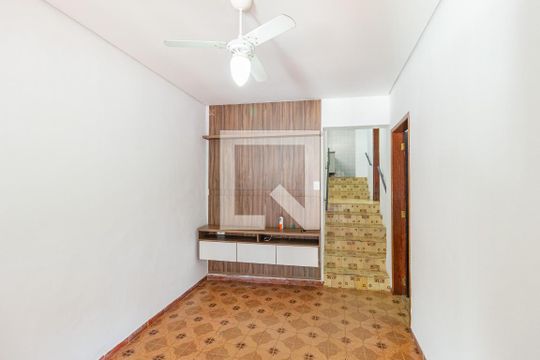 Casa para alugar com 3 quartos, 180m² em Vila Osasco, Osasco