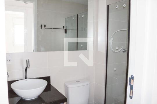 Banheiro de apartamento para alugar com 2 quartos, 47m² em Água Fria, São Paulo