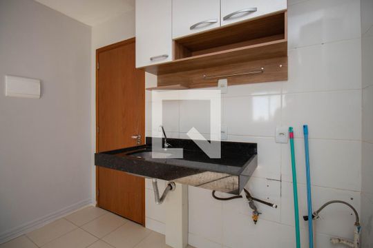 Cozinha e Área de Serviço de apartamento para alugar com 1 quarto, 46m² em Samambaia, Brasília