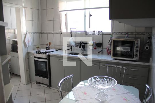 Cozinha de apartamento à venda com 3 quartos, 142m² em Novo Eldorado, Contagem
