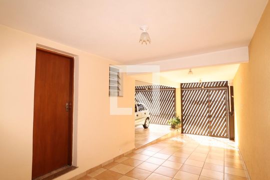 Garagem de casa à venda com 4 quartos, 200m² em Parada Inglesa, São Paulo