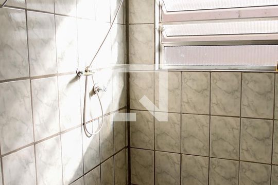 Banheiro de casa à venda com 2 quartos, 500m² em Quitaúna, Osasco