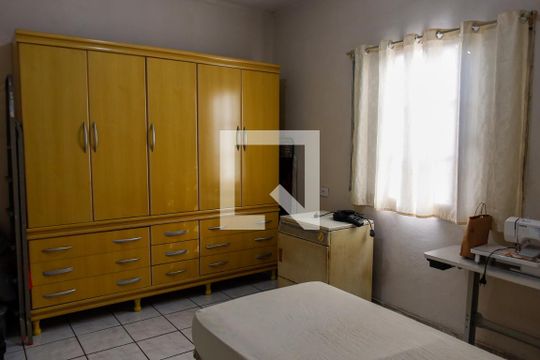 Quarto 2 de casa à venda com 2 quartos, 500m² em Quitaúna, Osasco