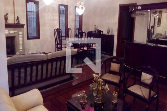 Casa à venda com 6 quartos, 500m² em Parque Palmas do Tremembe, São Paulo