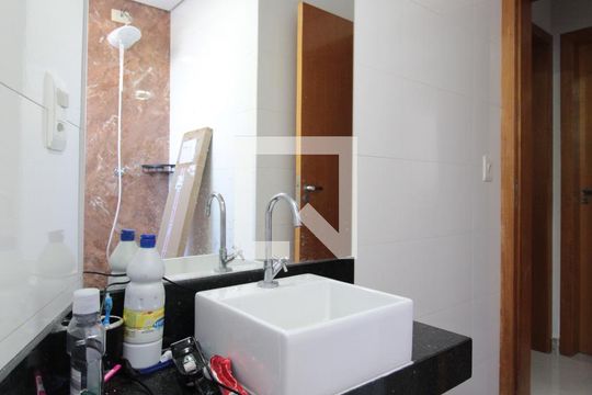Banheiro Social de apartamento para alugar com 2 quartos, 110m² em Santa Monica, Belo Horizonte