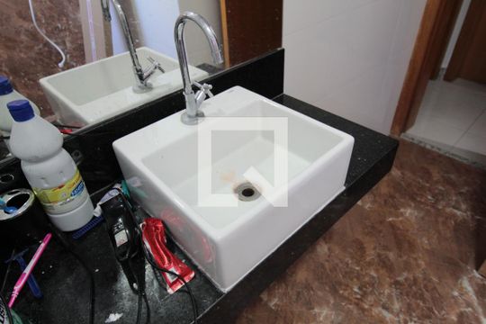 Banheiro Social de apartamento para alugar com 2 quartos, 110m² em Santa Monica, Belo Horizonte