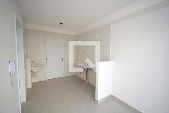 Sala/Cozinha de apartamento para alugar com 1 quarto, 32m² em Socorro, São Paulo
