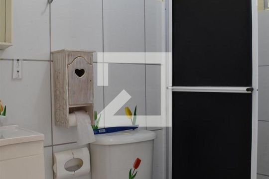 Banheiro de apartamento à venda com 2 quartos, 45m² em Santa Cândida, Curitiba