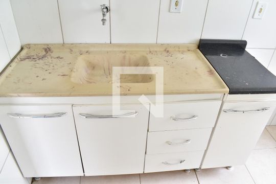 Cozinha de apartamento à venda com 2 quartos, 45m² em Santa Cândida, Curitiba