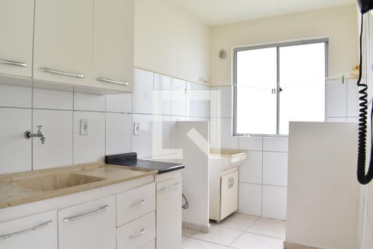 Cozinha de apartamento à venda com 2 quartos, 45m² em Santa Cândida, Curitiba