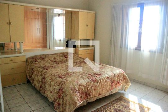 Quarto 1 de casa à venda com 3 quartos, 175m² em Jardim Vila Galvão, Guarulhos