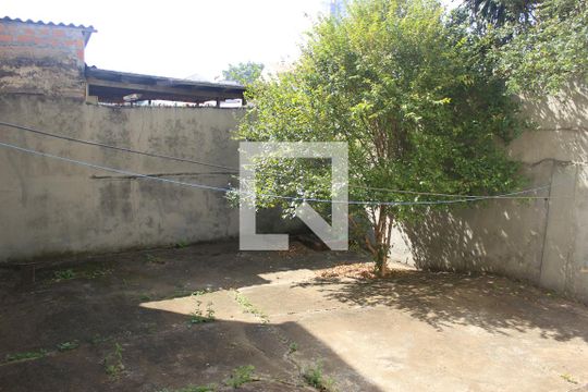 Quintal de casa à venda com 3 quartos, 175m² em Jardim Vila Galvão, Guarulhos