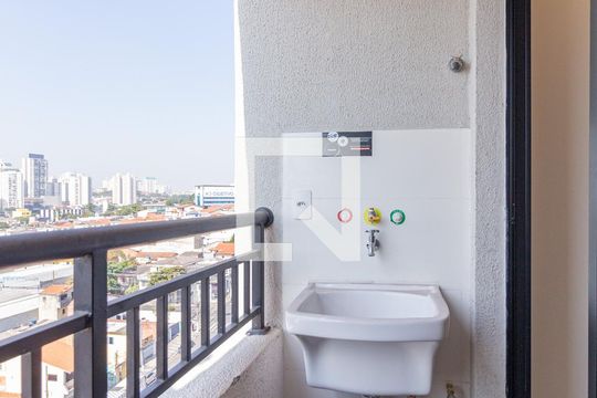Sacada e área de serviço de apartamento à venda com 1 quarto, 27m² em Km 18, Osasco