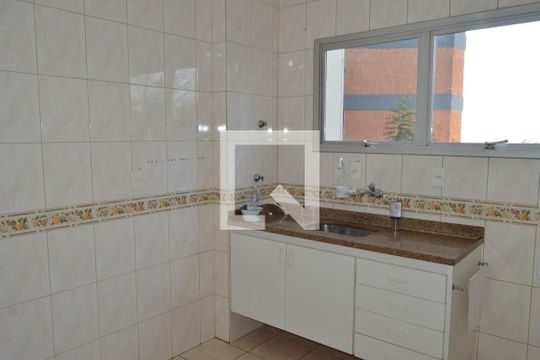 Cozinha de apartamento à venda com 2 quartos, 60m² em Vila Monumento, São Paulo