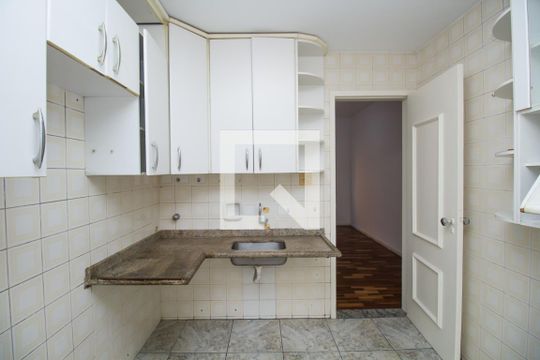 Cozinha de apartamento para alugar com 3 quartos, 120m² em Cidade Nova, Belo Horizonte