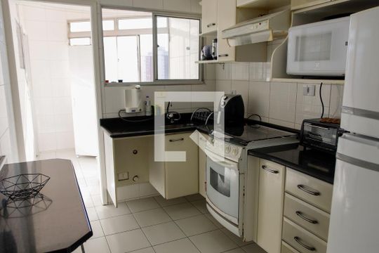 Cozinha de apartamento à venda com 3 quartos, 82m² em Vila Alice, Osasco