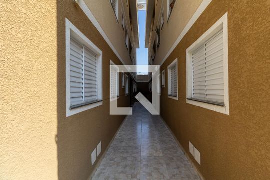 Área Comum - Corredor de apartamento para alugar com 2 quartos, 49m² em Jardim São Pedro, São Paulo