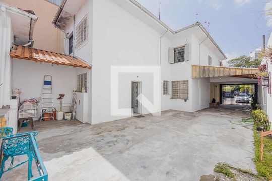 Quintal de casa à venda com 4 quartos, 300m² em Pompeia, São Paulo