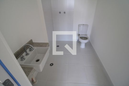 Banheiro de kitnet/studio à venda com 1 quarto, 28m² em Parada Inglesa, São Paulo