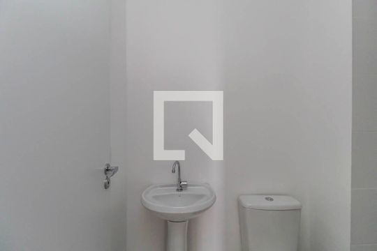 Banheiro  de apartamento à venda com 2 quartos, 40m² em Vila Divina Pastora, São Paulo
