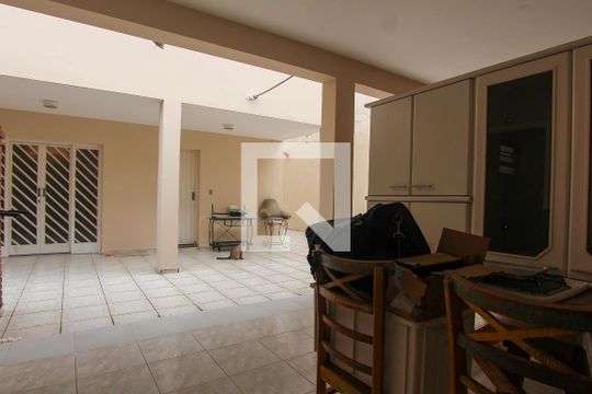 Área comum de casa à venda com 2 quartos, 200m² em Quinta da Paineira, São Paulo