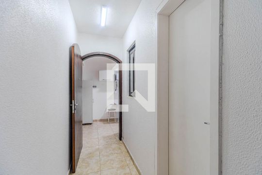 Corredor de apartamento para alugar com 1 quarto, 40m² em Centro Histórico, Porto Alegre