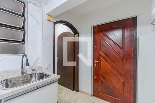 Cozinha de apartamento para alugar com 1 quarto, 40m² em Centro Histórico, Porto Alegre