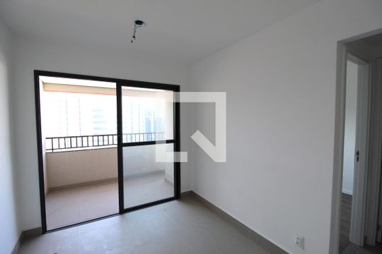 Sala/Cozinha de kitnet/studio à venda com 1 quarto, 30m² em Moema, São Paulo