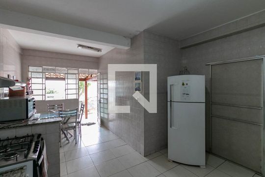 Cozinha de casa à venda com 4 quartos, 360m² em João Pinheiro, Belo Horizonte