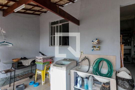 Área de Serviço de casa à venda com 4 quartos, 360m² em João Pinheiro, Belo Horizonte