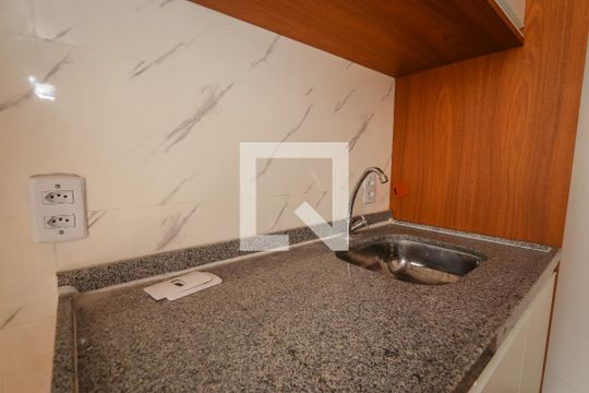 Cozinha de apartamento para alugar com 2 quartos, 31m² em Jardim Sao Luiz, São Paulo