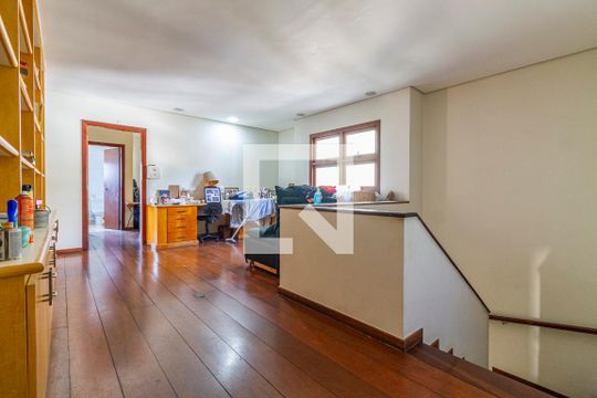 Escritório de casa à venda com 4 quartos, 420m² em Vila Ida, São Paulo