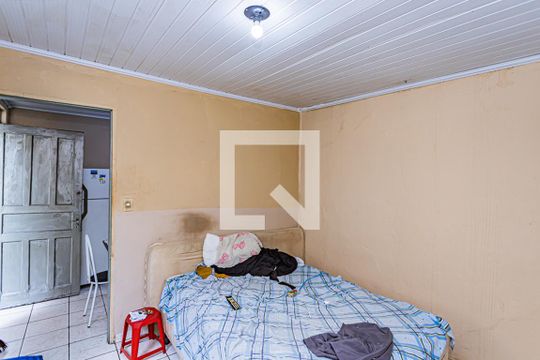 Sala/Quarto de casa à venda com 6 quartos, 300m² em Vila Palmeiras, São Paulo