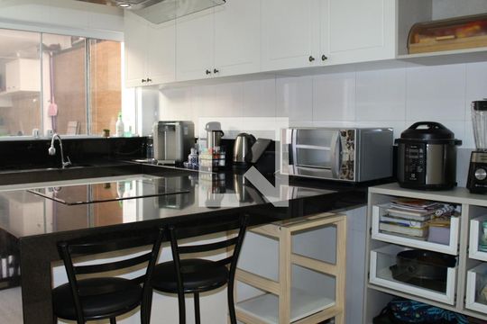 Cozinha  de casa à venda com 2 quartos, 150m² em Vila Darli, São Paulo