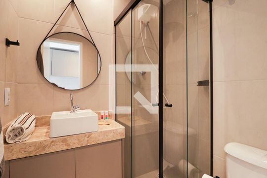 Banheiro de kitnet/studio para alugar com 1 quarto, 23m² em Jardim São Paulo(zona Norte), São Paulo