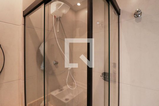 Banheiro de kitnet/studio para alugar com 1 quarto, 23m² em Jardim São Paulo(zona Norte), São Paulo