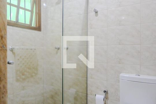 Banheiro de casa à venda com 3 quartos, 120m² em Higienópolis, Porto Alegre