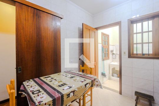 Cozinha de casa à venda com 3 quartos, 120m² em Higienópolis, Porto Alegre