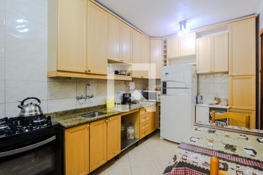 Cozinha de casa à venda com 3 quartos, 120m² em Higienópolis, Porto Alegre