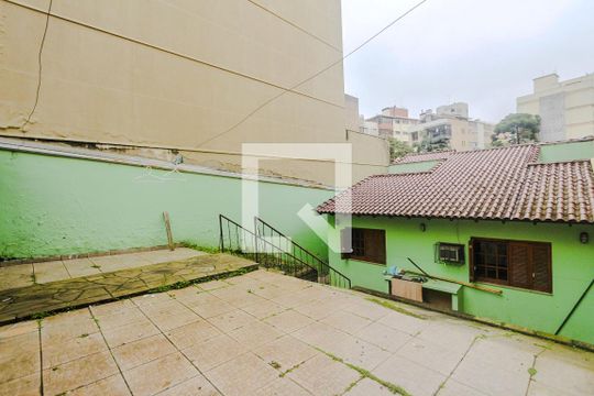 Fundos de casa à venda com 3 quartos, 120m² em Higienópolis, Porto Alegre