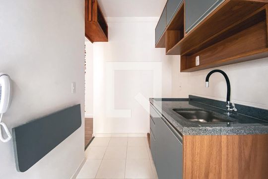 Cozinha de apartamento para alugar com 2 quartos, 42m² em Butantã, São Paulo