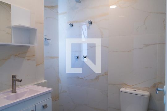 Banheiro da Suíte de apartamento para alugar com 2 quartos, 64m² em Jardim Clarice I, Votorantim