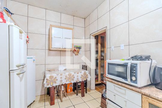 Cozinha de casa à venda com 5 quartos, 100m² em Coronel Aparicio Borges, Porto Alegre