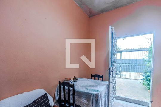 Sala de casa à venda com 5 quartos, 100m² em Coronel Aparicio Borges, Porto Alegre