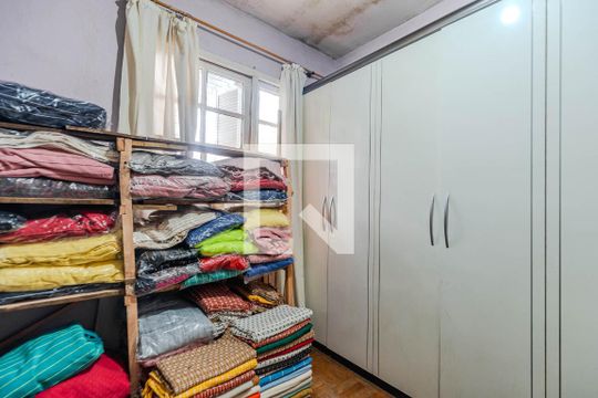 Quarto 1 de casa para alugar com 5 quartos, 100m² em Coronel Aparicio Borges, Porto Alegre